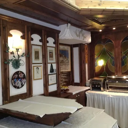 Hotel Ai Pini 3*