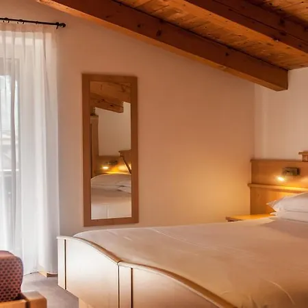 Ai Pini Hotel 3*
