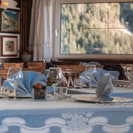 Ai Pini Hotel Vigo di Fassa