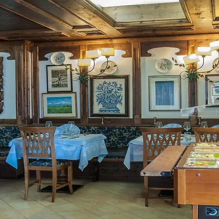 Ai Pini Hotel